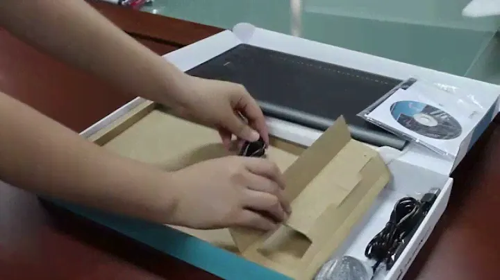 Unboxing Huion professional graphics tablet 1060 PRO+