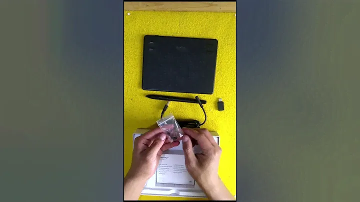 Huion unboxing Inspiroy RTE - 100 la tableta gráfica más económica y pequeña del mercado 2023